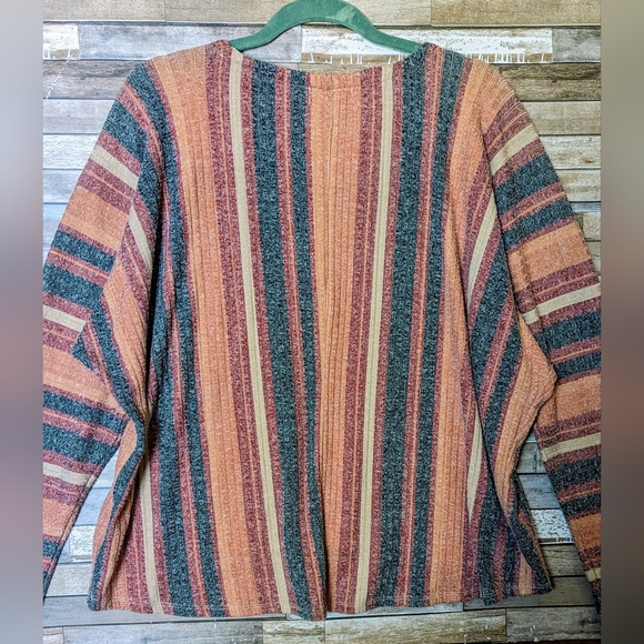 Coco + Jaimeson Fuzzy Soft Stripe Hi/Lo Drop Shoulder Tunic - Picture 11 of 16